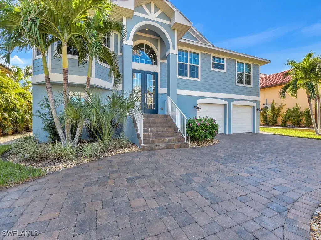 Picture of 11781 Isle Of Palms Dr, Fort Myers Beach, FL 33931