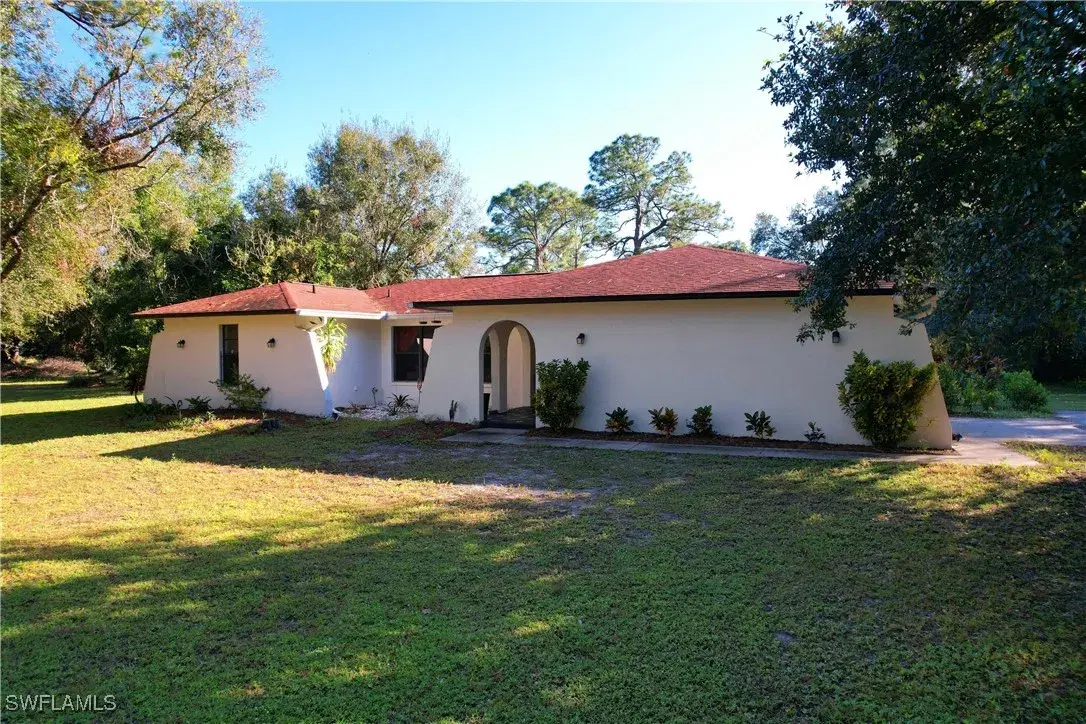 Picture of 14380 Orange River Rd, Fort Myers, FL 33905