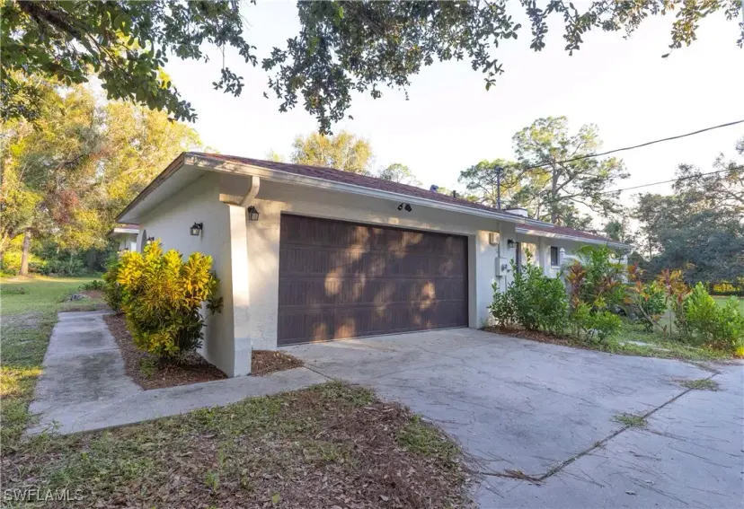 Picture of 14380 Orange River Rd, Fort Myers FL 33905