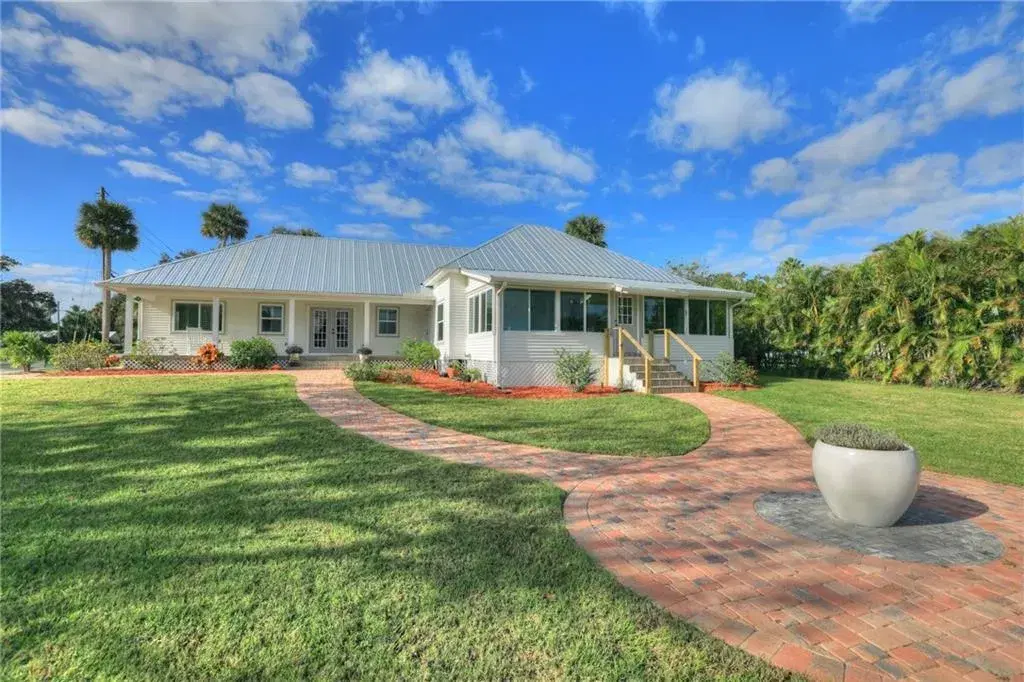 Picture of 13805 N Indian River Drive, Sebastian, FL 32958