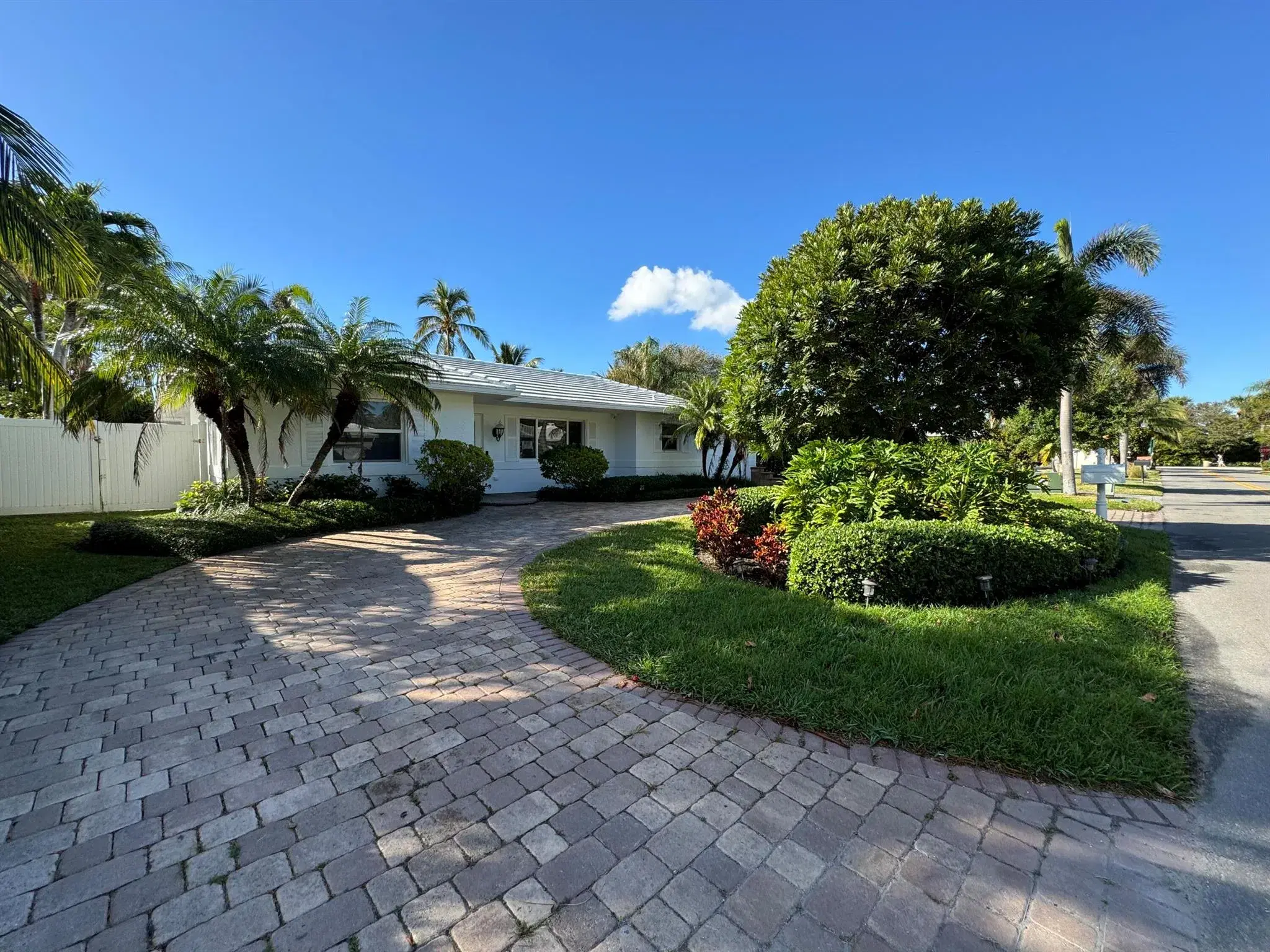 Picture of 324 Cascade Lane, Palm Beach Shores, FL 33404