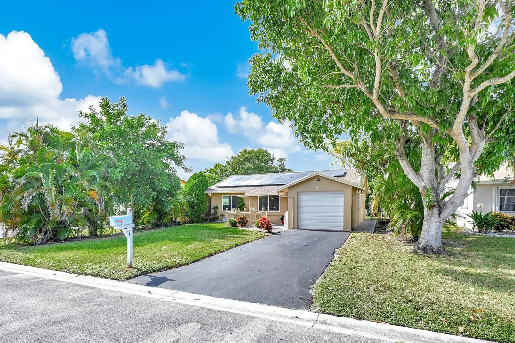 Picture of 8113 NW 91St Ter, Tamarac, FL 33321