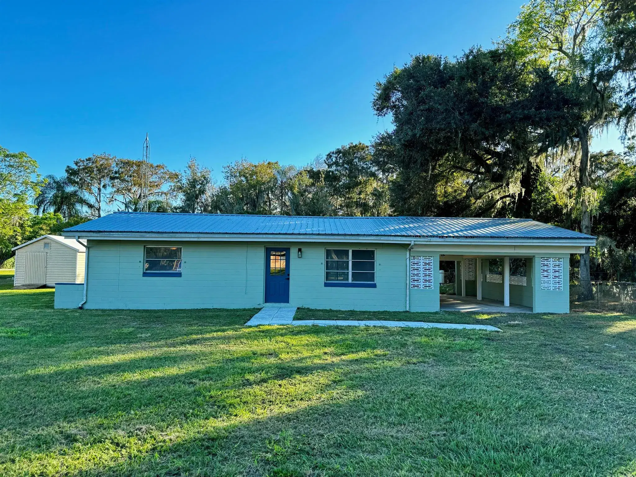 Picture of 2025 Lake Boulevard, Lorida, FL 33857