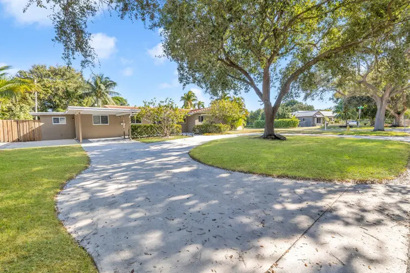 Picture of 4000 NE 22Nd Ave, Lighthouse Point FL 33064