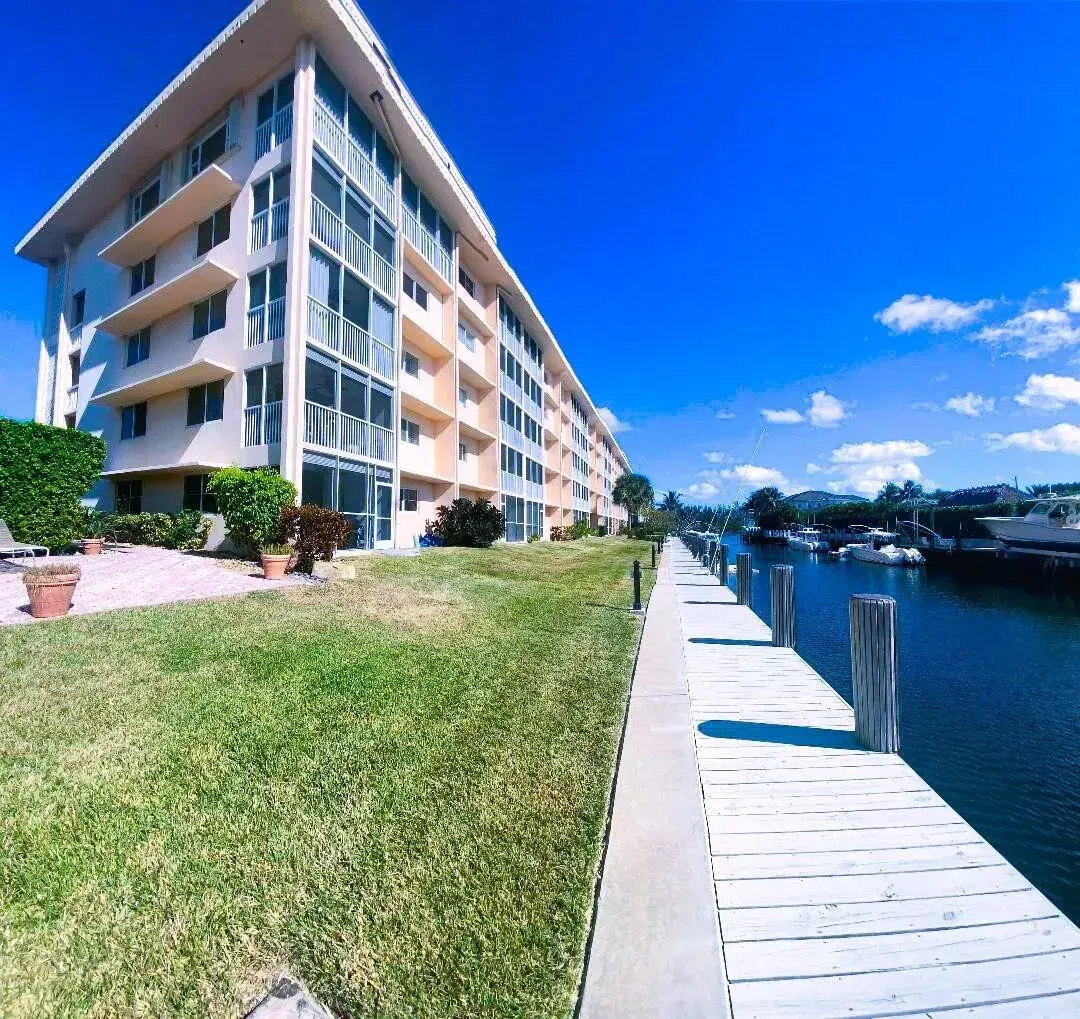 Picture of 750 NE Spanish River Boulevard 2030, Boca Raton, FL 33431