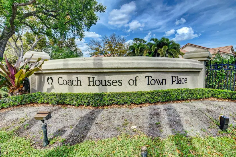 Picture of 5700 Coach House Circle G, Boca Raton FL 33486