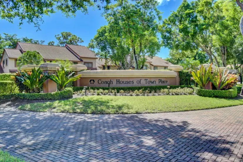 Picture of 5700 Coach House Circle G, Boca Raton FL 33486