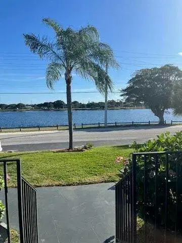 Picture of 302 Lake Osborne Drive 19, Lake Worth Beach FL 33461