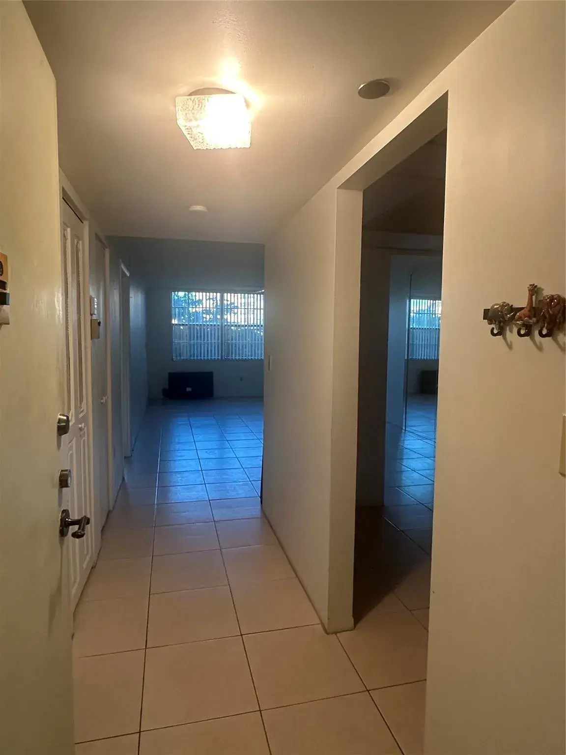 Picture of 1100 Saint Charles Pl 313, Pembroke Pines, FL 33026