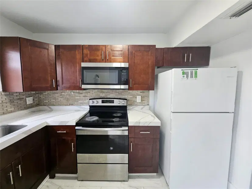 Picture of 2456 NW 52Nd Ave 2456, Fort Lauderdale FL 33313