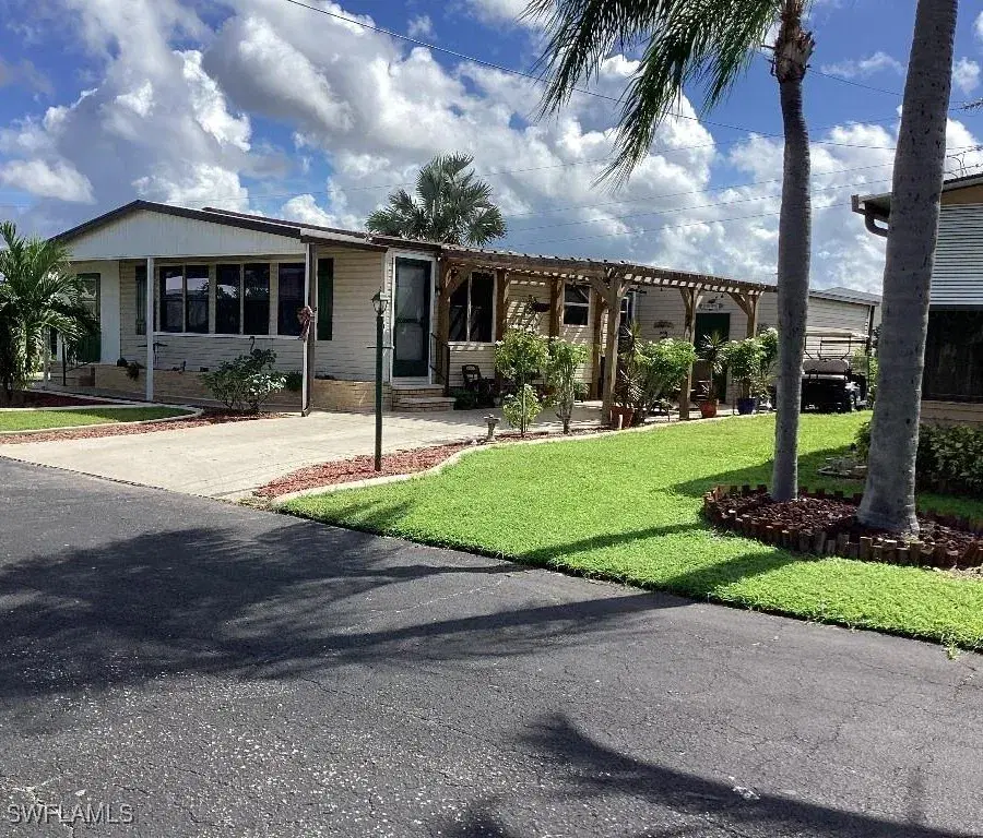 Picture of 3138 Running Deer Dr, North Fort Myers, FL 33917