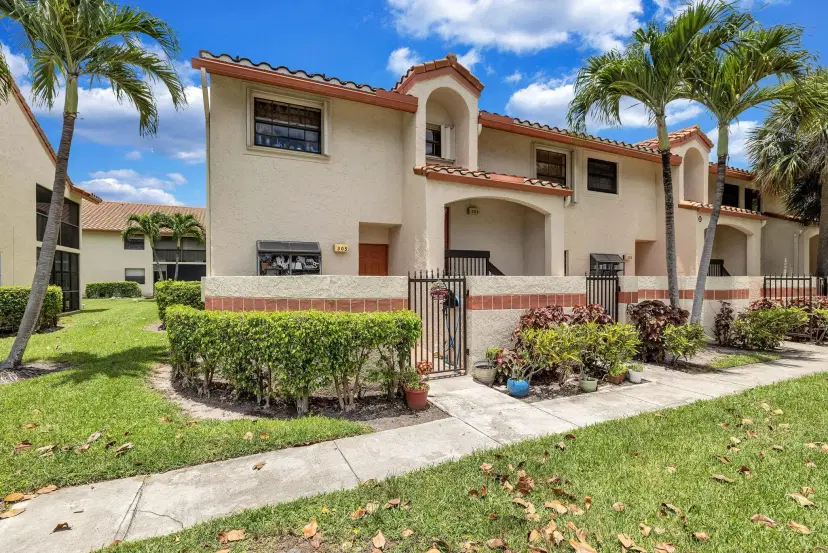 Picture of 305 Congressional Way 305, Deerfield Beach FL 33442