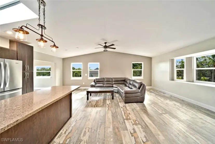 Picture of 812 Rabbit Rd, Sanibel FL 33957