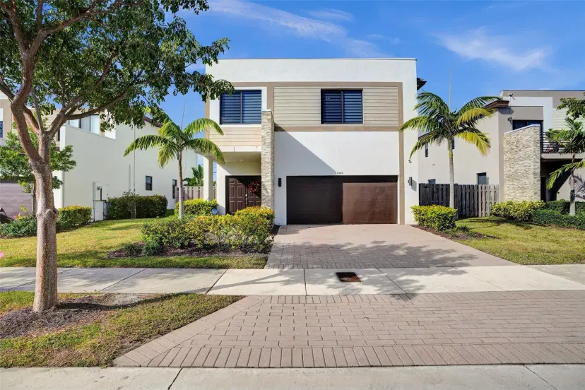 Picture of 21000 NE 2Nd Ct, Miami FL 33179