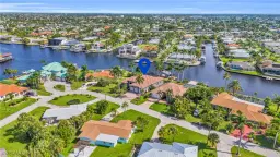 Picture of 939 Dolphin Dr, Cape Coral, FL 33904