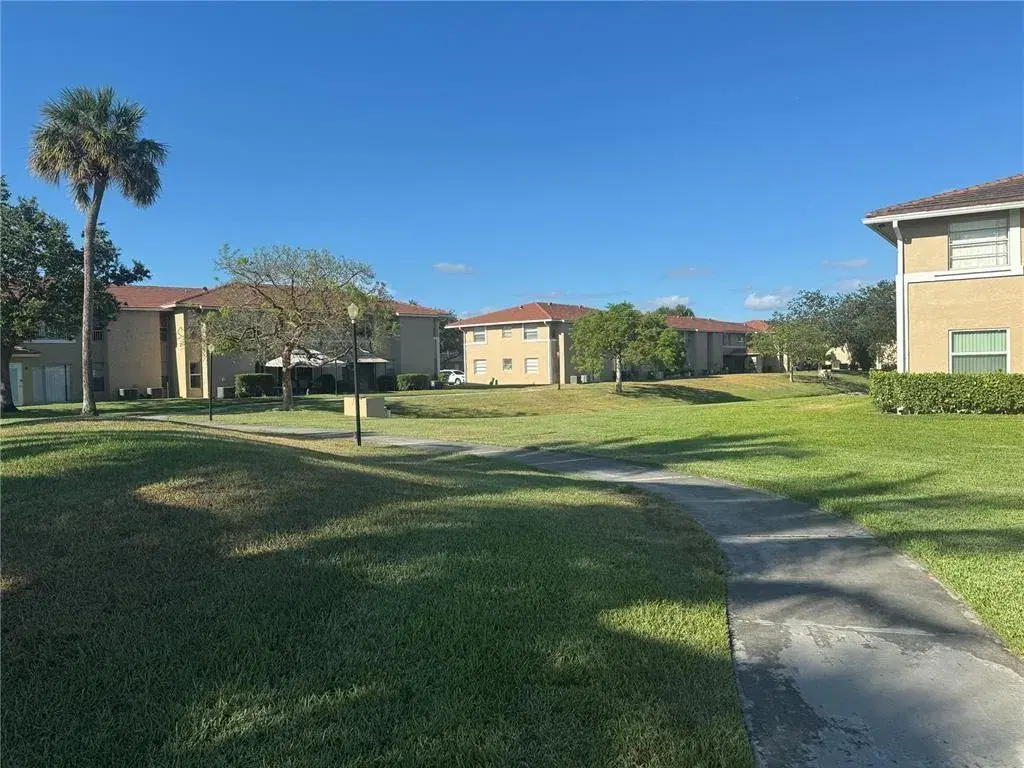 Picture of 10137 Twin Lakes Drive 10137, Coral Springs, FL 33071