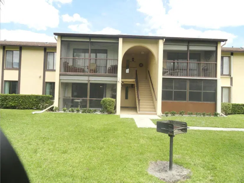 Picture of 810 Sky Pine F2 Way F2, Greenacres FL 33415