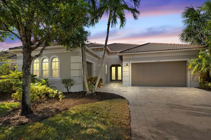 Picture of 1370 Beacon Circle, Wellington FL 33414