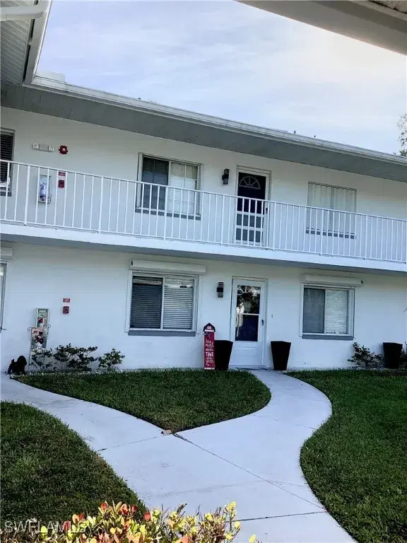 Picture of 132 Belina Dr 204, Naples FL 34104