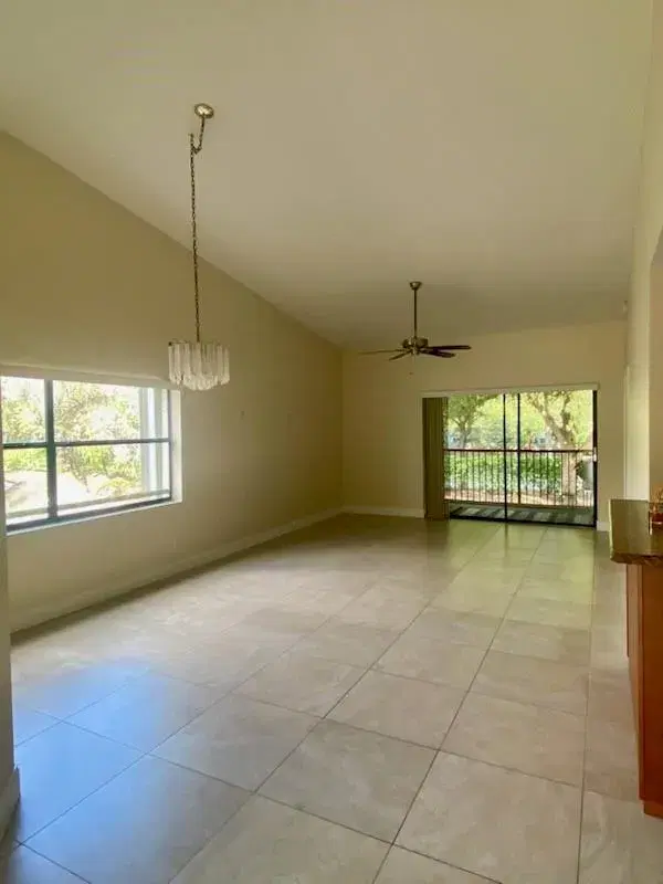 Picture of 9609 Riverside Dr 6B, Coral Springs FL 33071