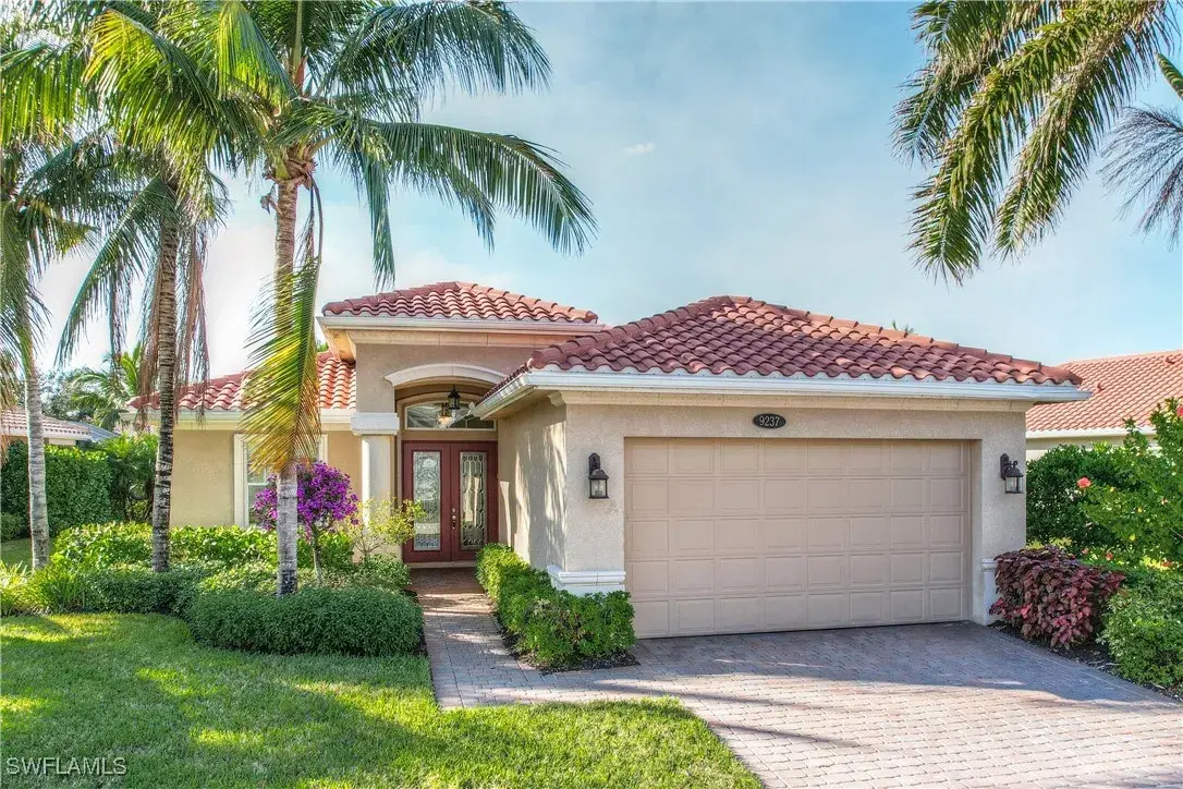 Picture of 9237 Campanile Cir, Naples, FL 34114