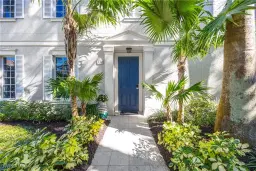 Picture of 334 8Th Ave S 7, Naples, FL 34102