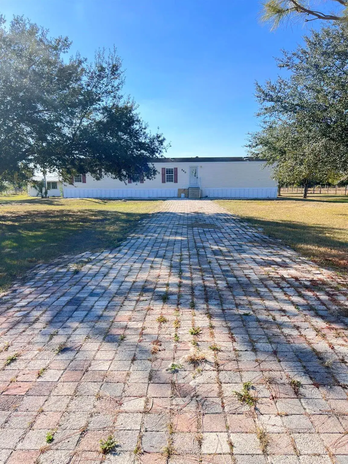 Picture of 540 N Granja Street, Clewiston, FL 33440