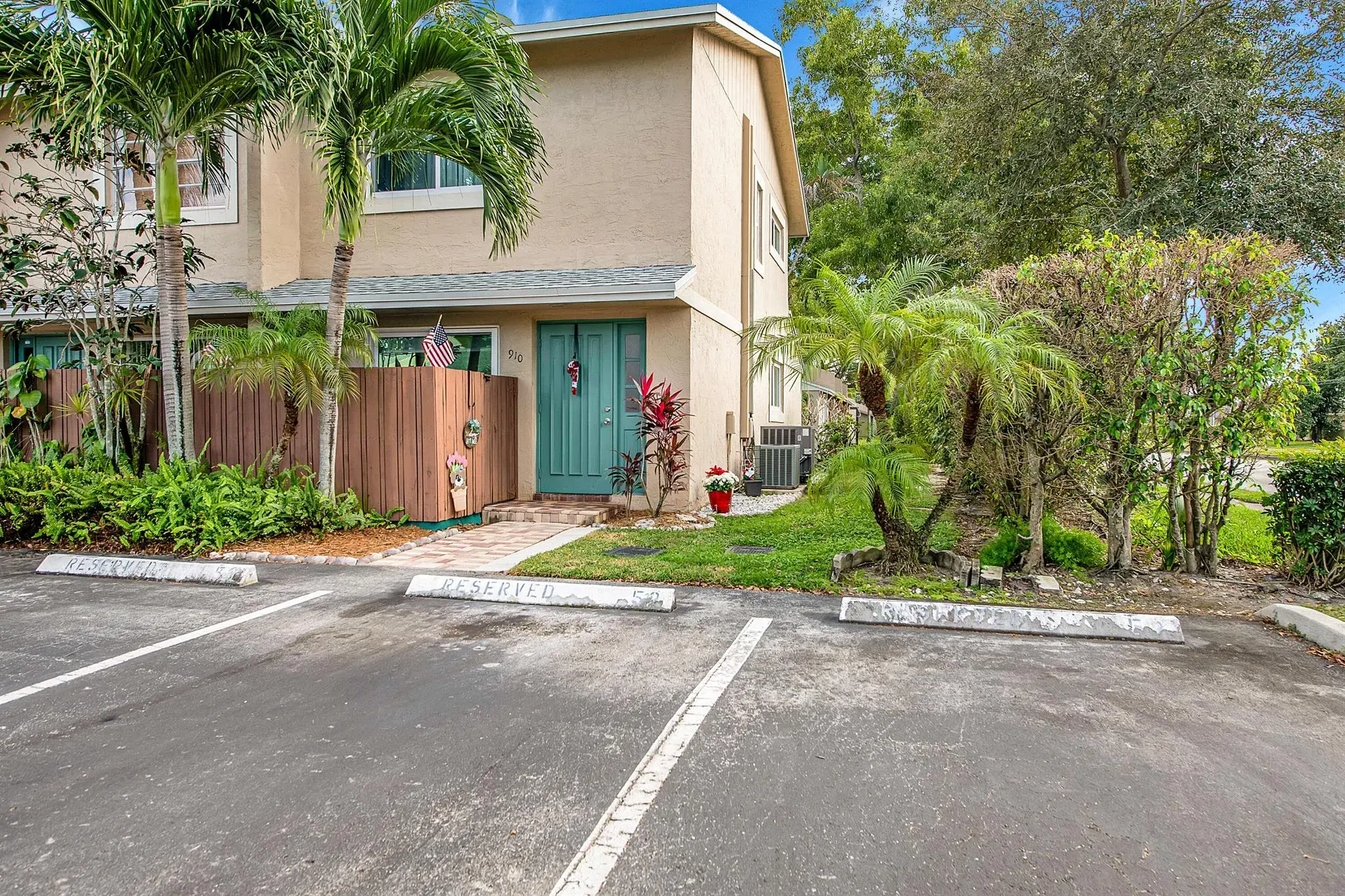 Picture of 910 Banks Road, Coconut Creek, FL 33063