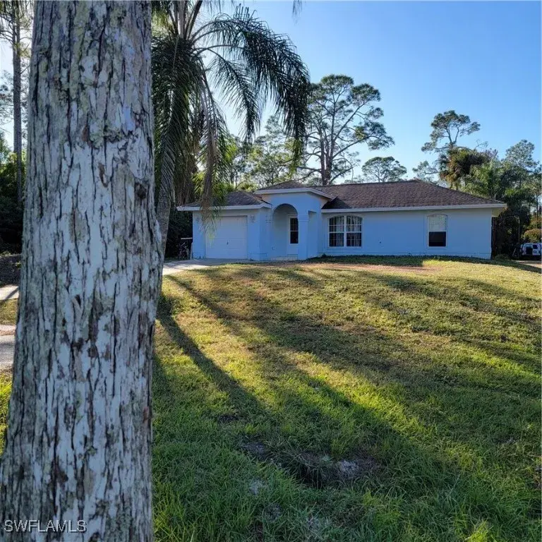 Picture of 571 11Th St Sw, Naples, FL 34117