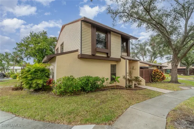 Picture of 623 SE 12Th Ave 123, Cape Coral FL 33990