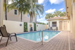 Picture of 1961 Newmark Cir Circle Sw, Vero Beach, FL 32968