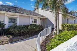 Picture of 808 Arbor Lake Dr 8-105, Naples, FL 34110