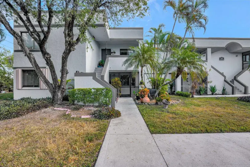 Picture of 159 Lakeview Drive 101, Weston FL 33326