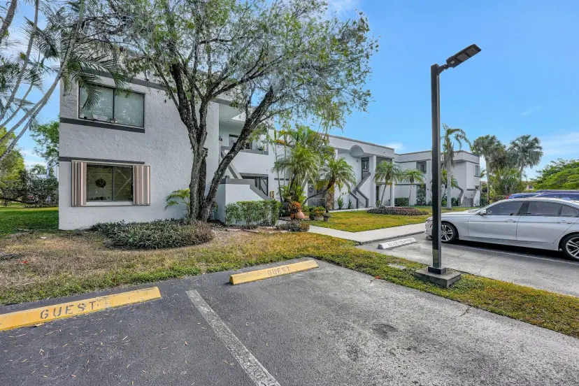 Picture of 159 Lakeview Drive 101, Weston FL 33326