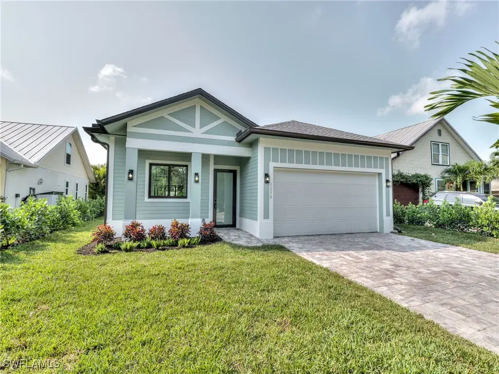 Picture of 19871 Adams Rd, Fort Myers, FL 33908