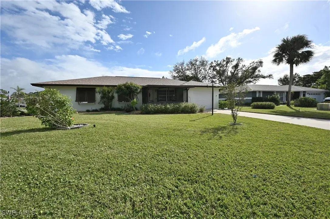 Picture of 1400 White Cedar Ln, North Fort Myers, FL 33917