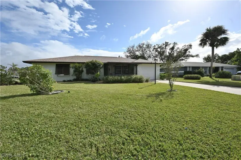 Picture of 1400 White Cedar Ln, North Fort Myers FL 33917