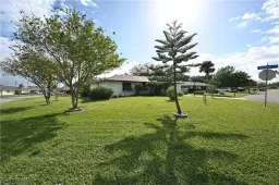 Picture of 1400 White Cedar Ln, North Fort Myers, FL 33917