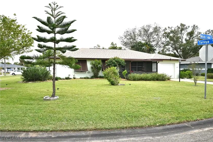 Picture of 1400 White Cedar Ln, North Fort Myers FL 33917