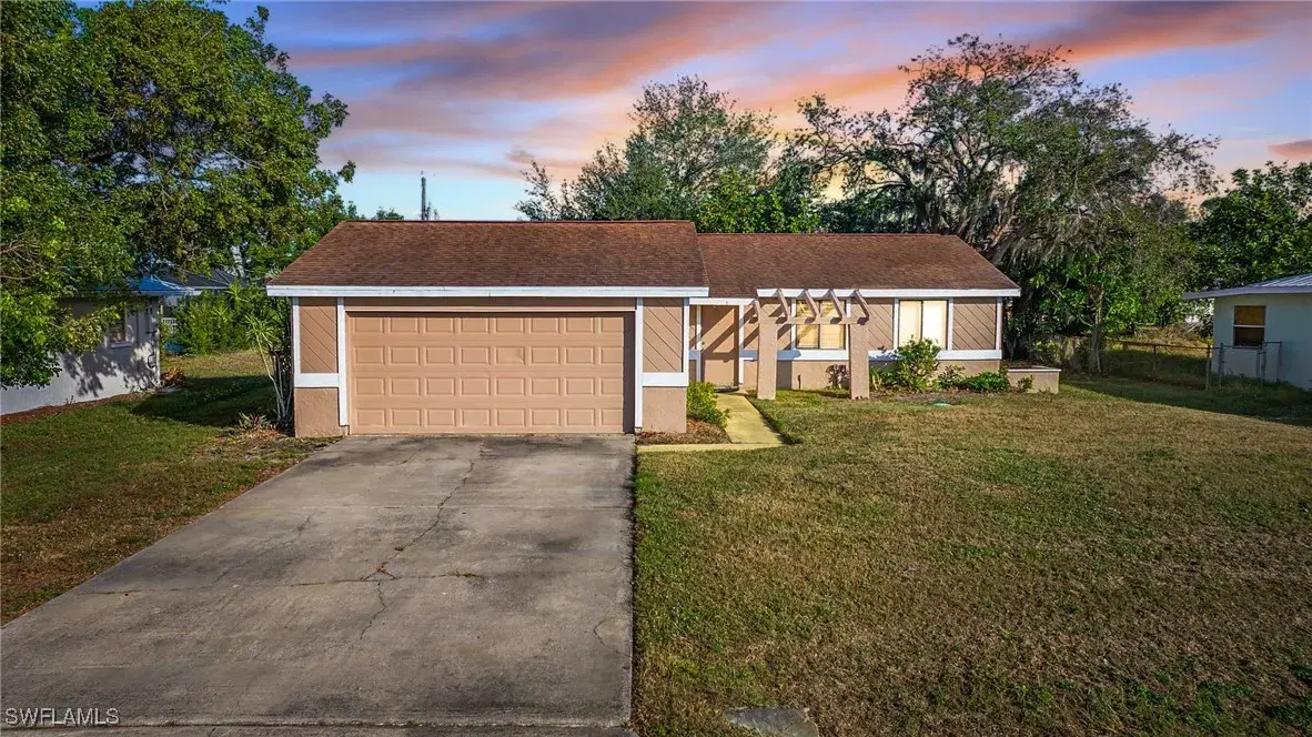 Picture of 7241 Lobelia Rd, Fort Myers, FL 33967