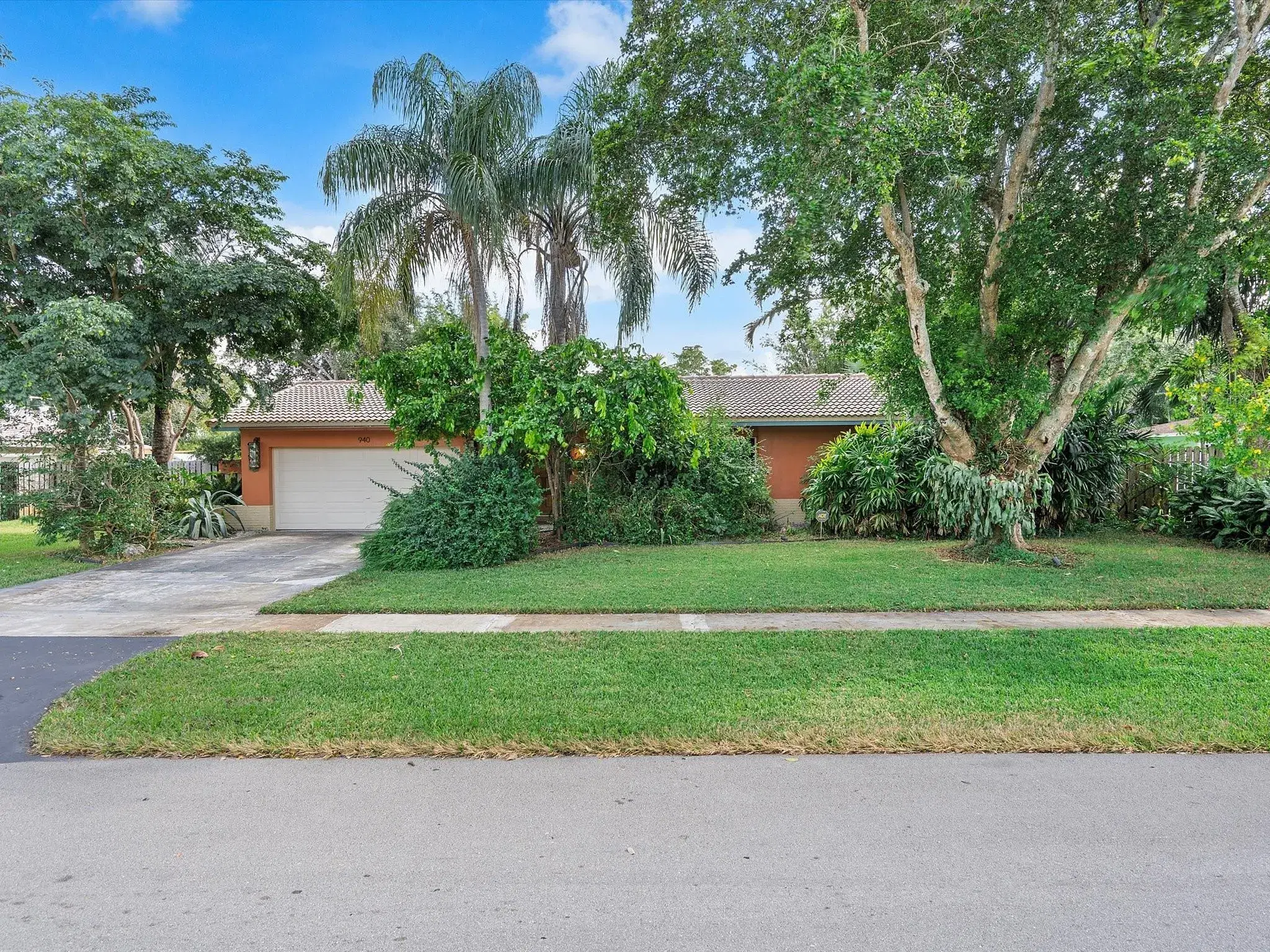 Picture of 940 SW 69Th Ave, Plantation, FL 33317