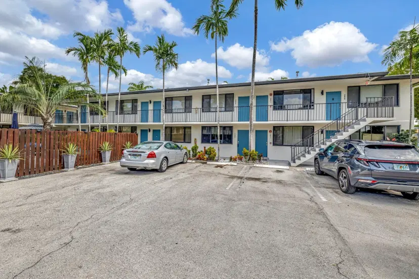 Picture of 1901 N Andrews Ave 205, Wilton Manors FL 33311