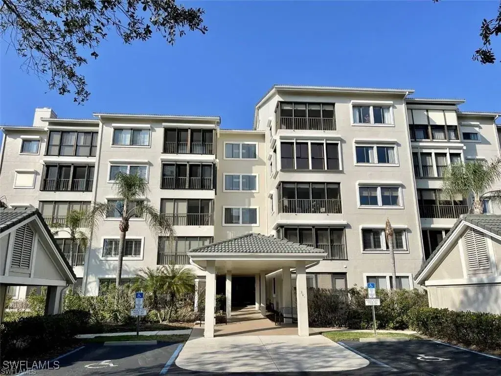 Picture of 900 Arbor Lake Dr 202, Naples, FL 34110