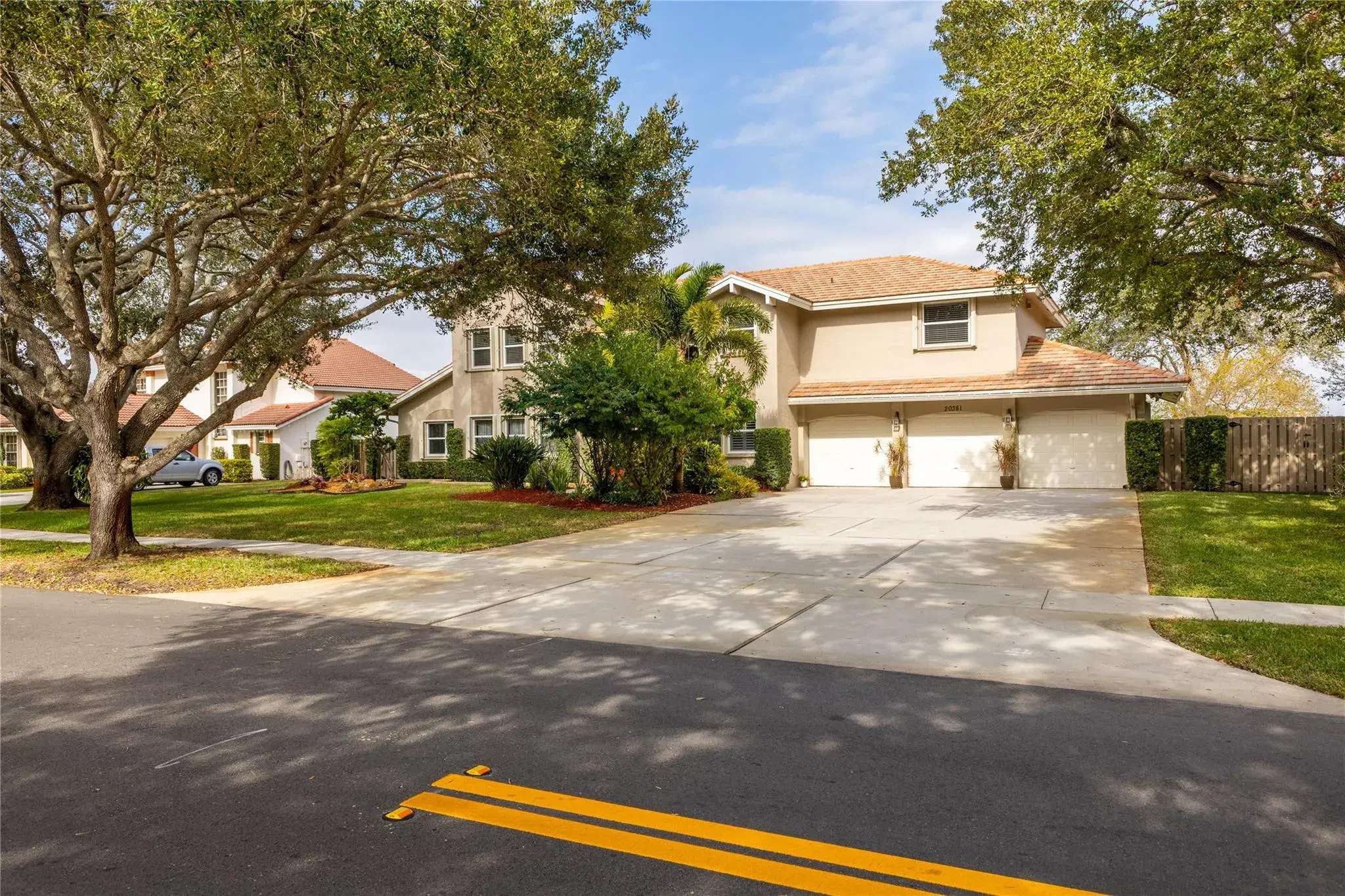 Picture of 20381 NW 4Th St, Pembroke Pines, FL 33029