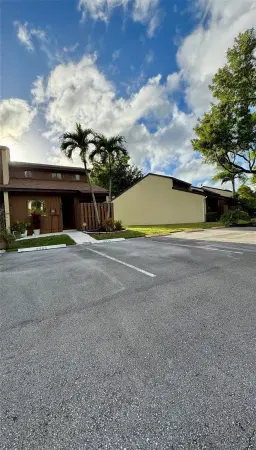 Picture of 4261 S Pine Island Rd 4261, Davie, FL 33328