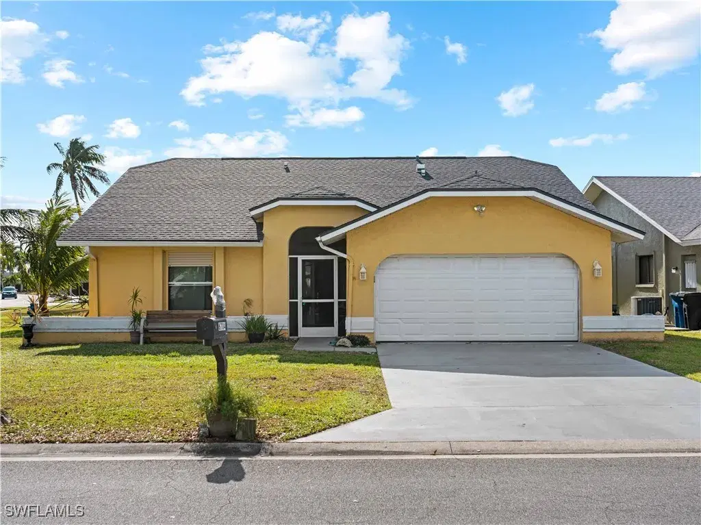 Picture of 6704 Wakefield Dr, Fort Myers, FL 33966