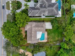 Picture of 2050 Crayton Rd, Naples, FL 34102