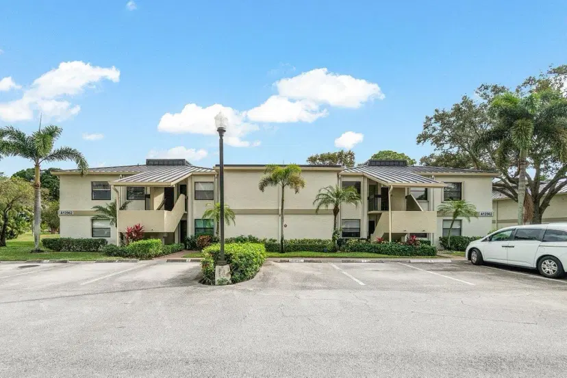 Picture of 12962 Briarlake Drive 203, Palm Beach Gardens FL 33418