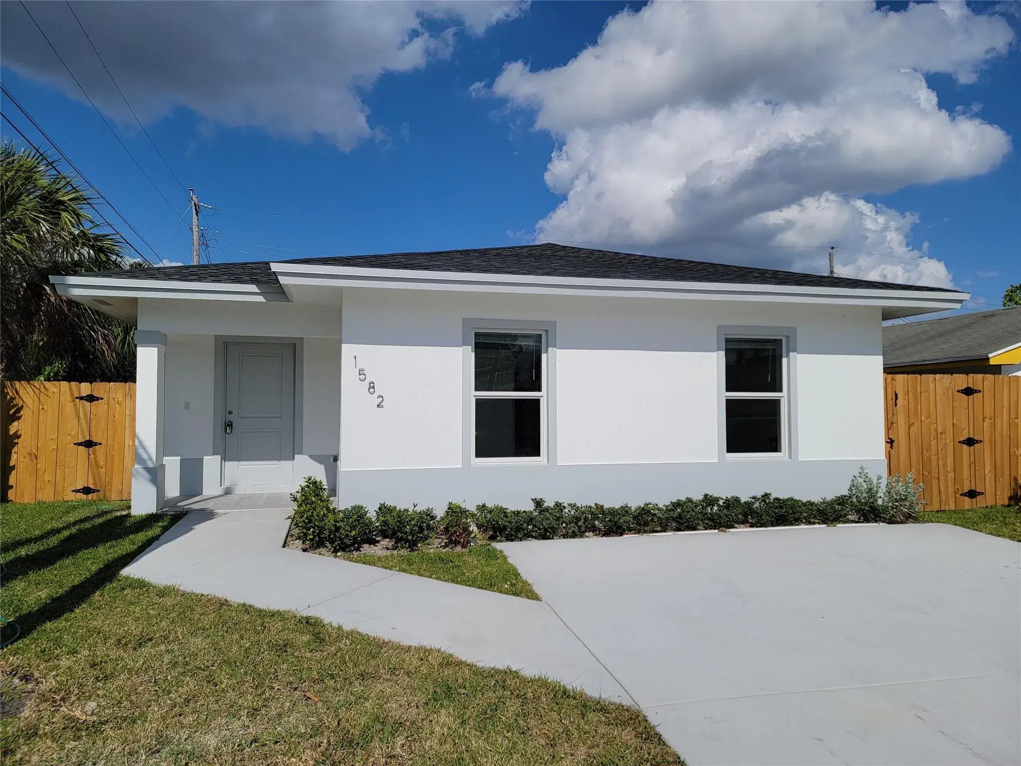 Picture of 1582 W 16Th, Riviera Beach, FL 33404