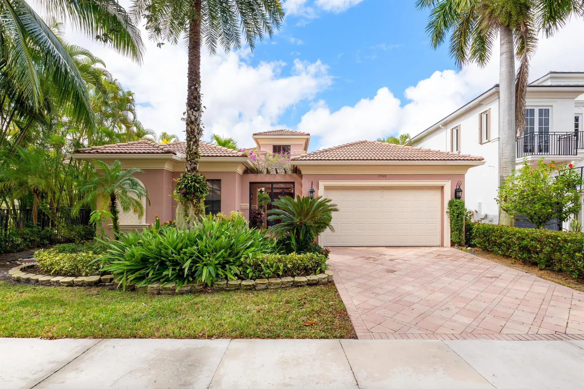 Picture of 17928 Villa Club Way, Boca Raton, FL 33496